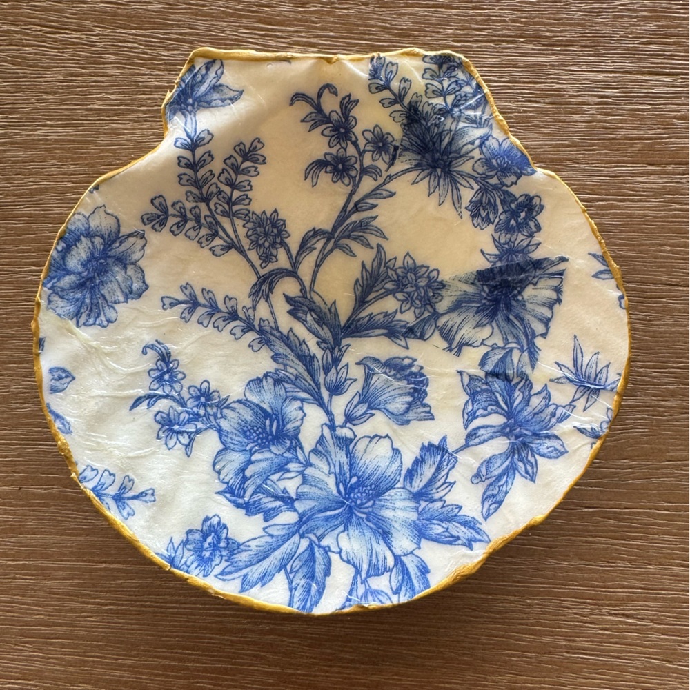 Decoupage Blue and White Floral Scallop Shell Trinket Dish. Handmade